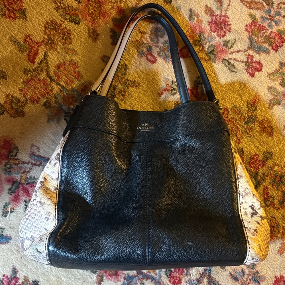 TRADED Coach shoulder bag
